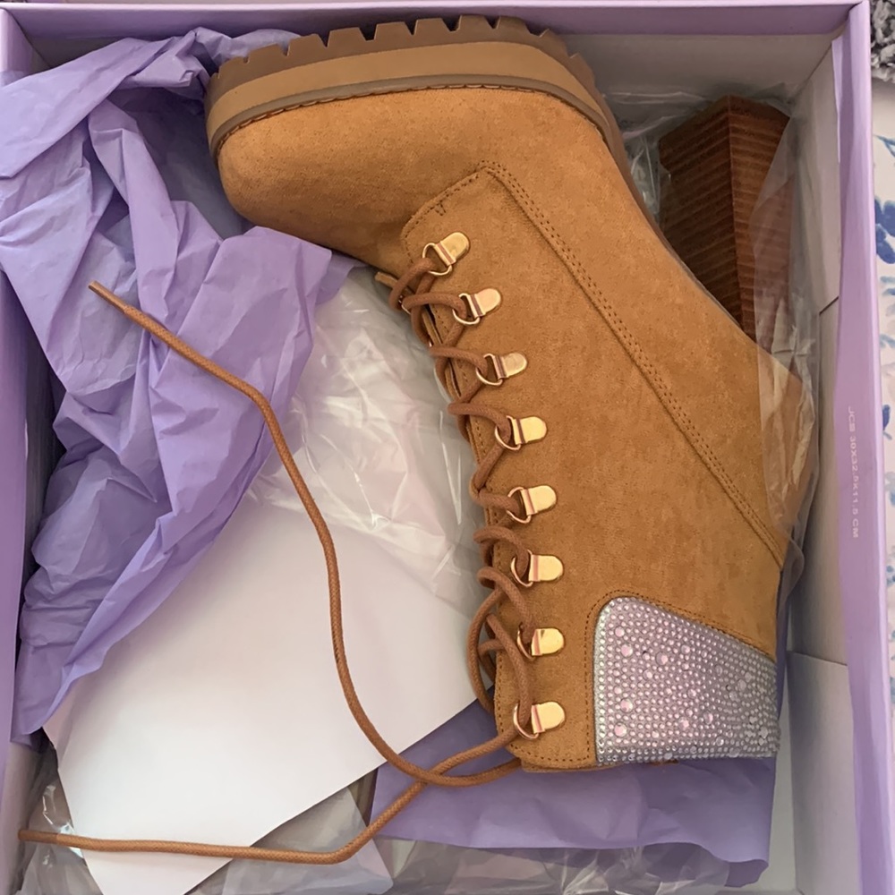 NIB Madden Girl Boots - with bling ⭐️